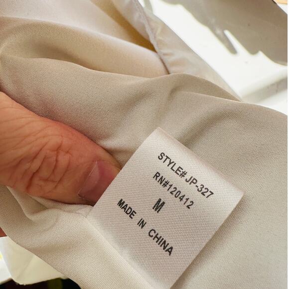 NWT Cotton Candy LA White Flounce Mini Skirt Built-in Shorts M - Picture 10 of 13